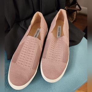 Steve Madden FREEDA stretch knit slip ons
